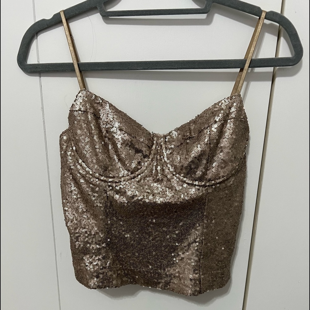Sequin cupped going out top